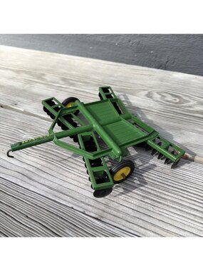 Vintage ERTL John Deere Disc 1/16 1960s